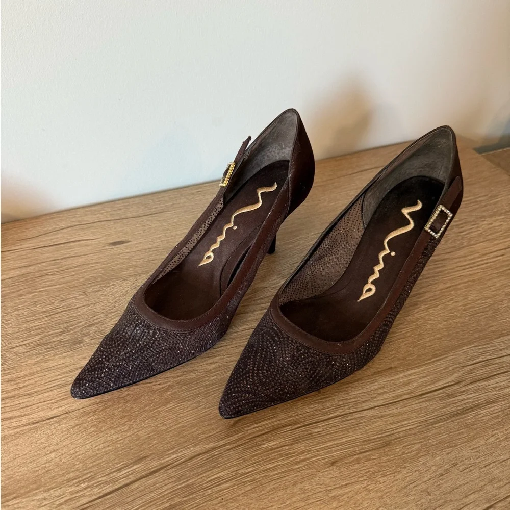 NINA Dark Brown Mesh Pointed 2.5” Heels w/tiny sequins, Size 5 - Picture 2 of 11